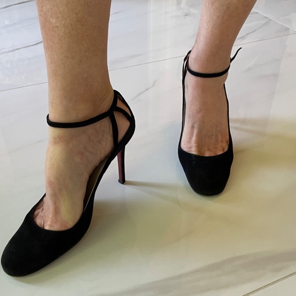 Designer Christian Louboutin Suede Pumps - Picture 3 of 8
